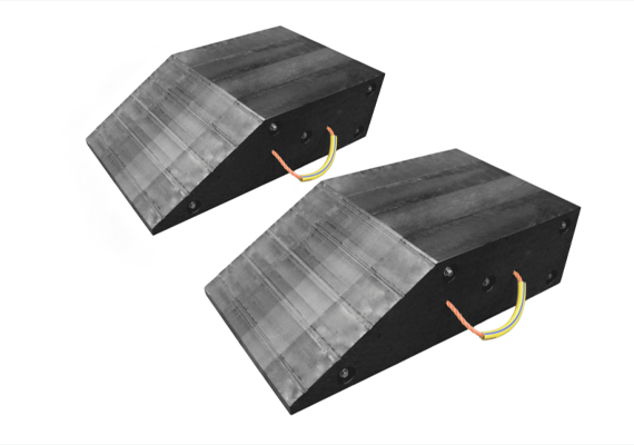 - sarcina pana la 50 de tone <Br> - rezistență la temperaturi de la -80°C până la +80°C <br> - rezistent la intemperii
                                    <br> - culori: negru si multicolor <br> - material 100% reciclat <br> - dimensiuni speciale la cerere